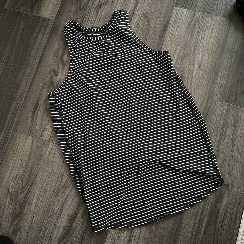 Lululemon tank top